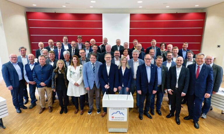 Wirtschaftsförderungsgesellschaft gegründet – Gesellschaft soll Wirtschaft und Beschäftigung im Kreis stärken / Zusammenarbeit zwischen Kreis, Kommunen und Wirtschaft